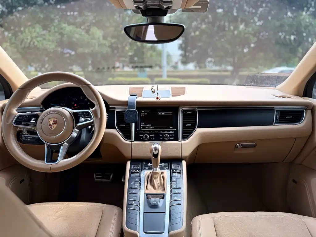 Porsche Macan 2015 — фото 17
