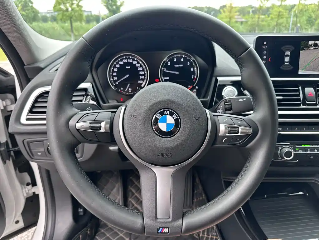 BMW 1 Series 2020 — фото 11