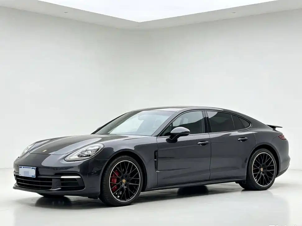 Porsche Panamera 2017 — фото 1