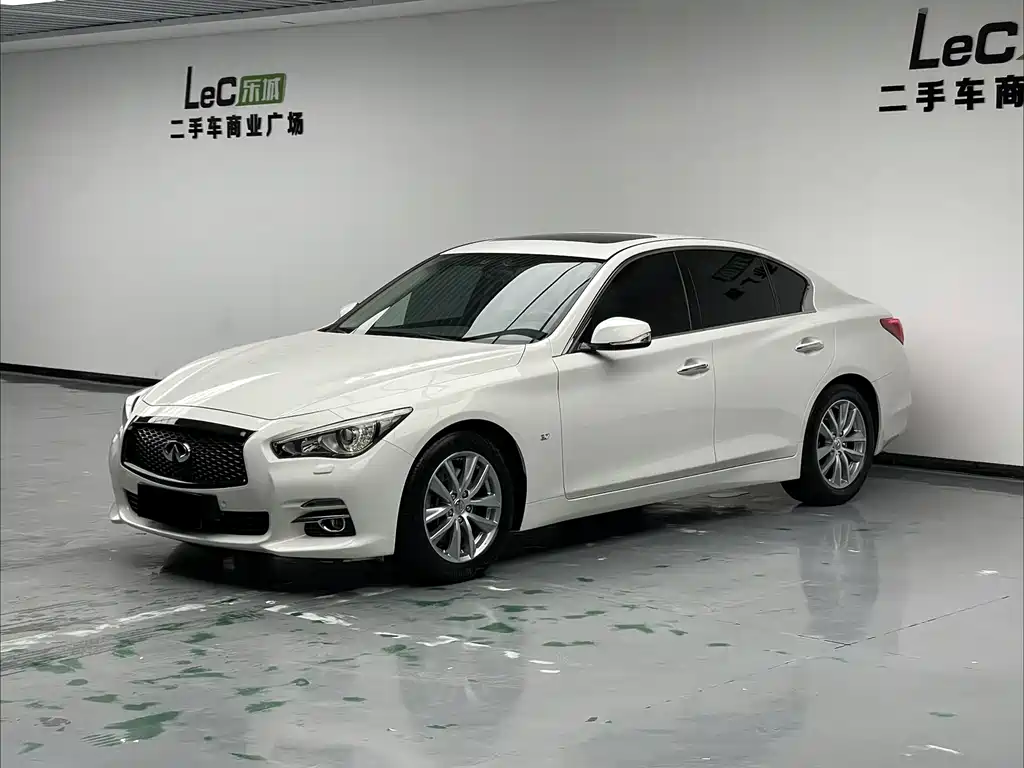 Infiniti Q50 2016