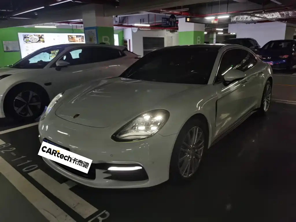 Porsche Panamera 2019 — фото 1