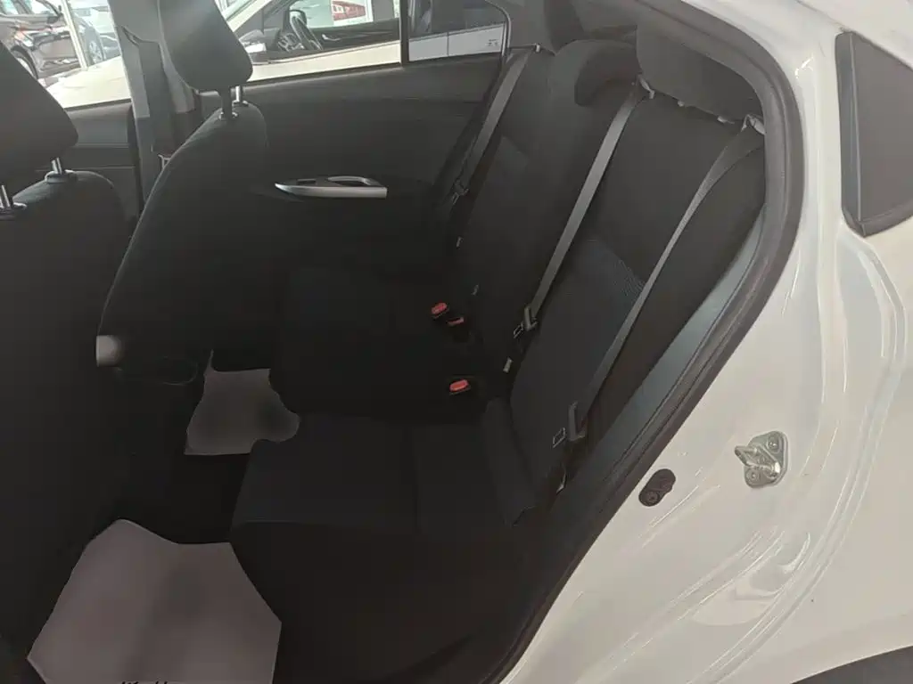 Toyota Yaris L 2021 — фото 17
