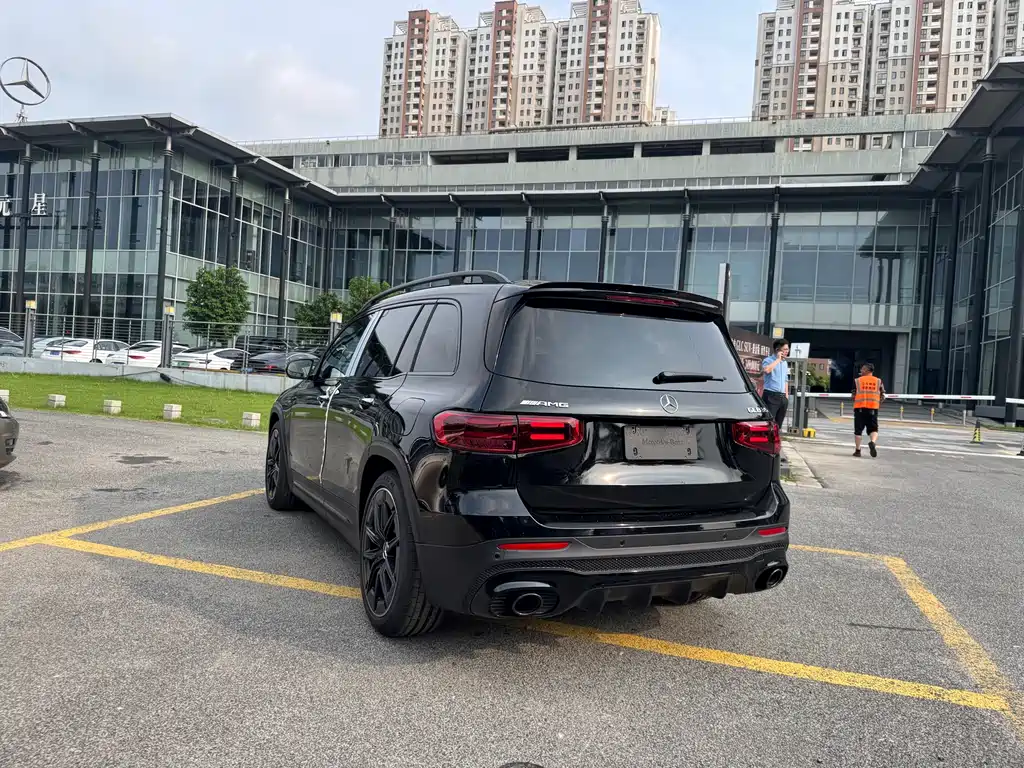 Mercedes-Benz GLB AMG 2026 — фото 19