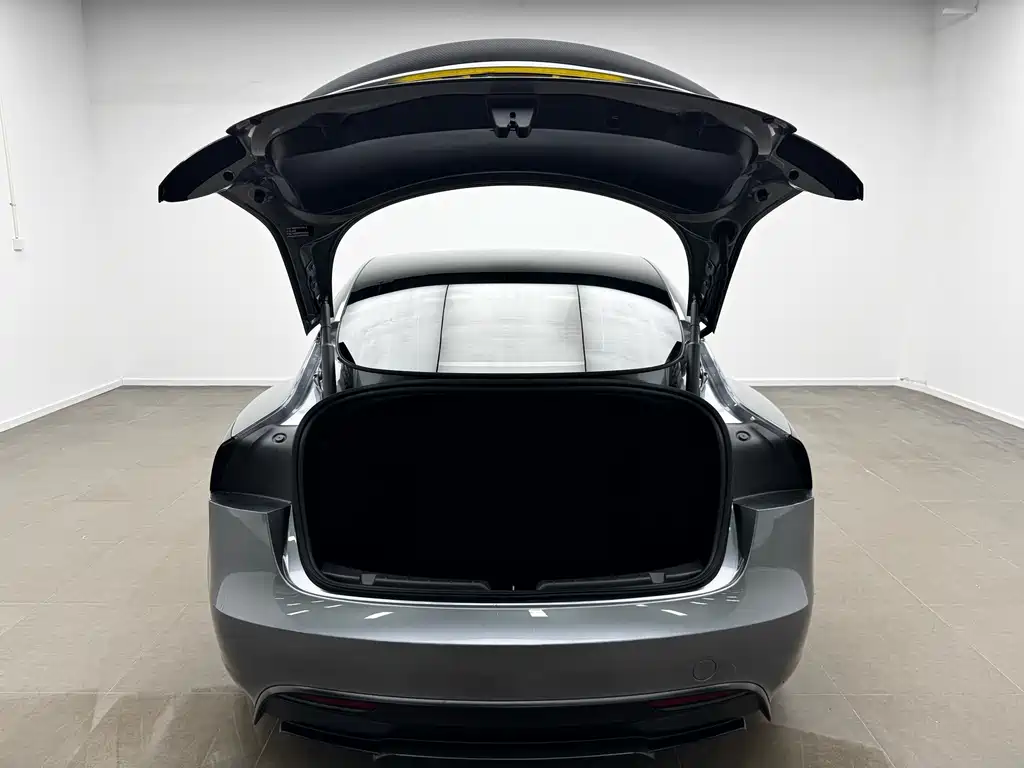 Tesla Model 3 2026 — фото 16