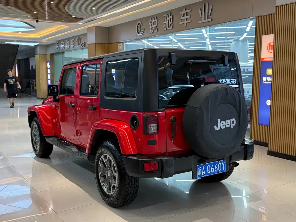 Jeep Wrangler 2018 — фото 8