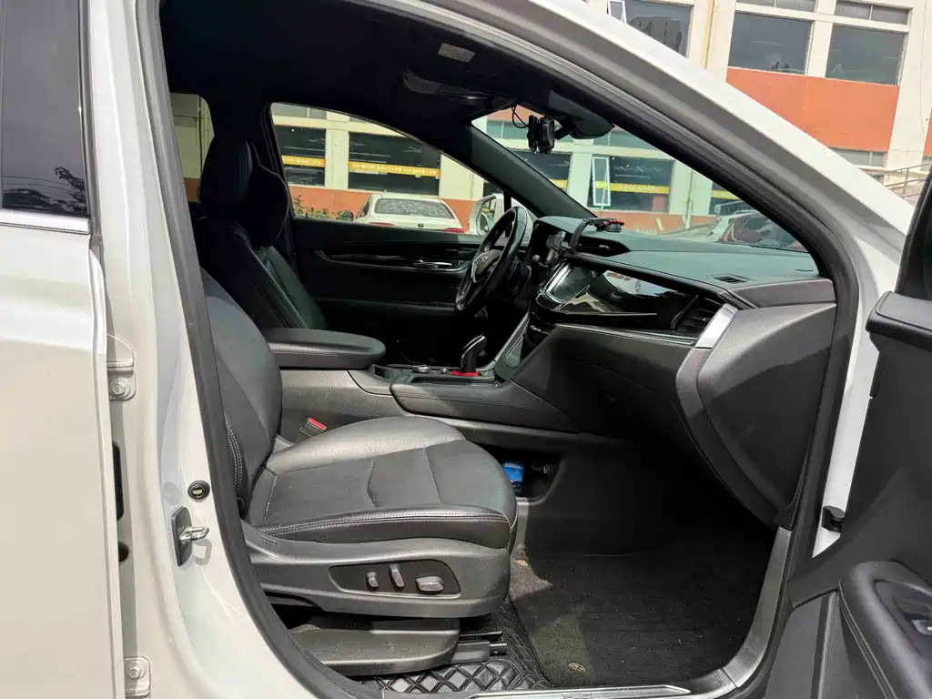 Cadillac XT5 2019 — фото 16