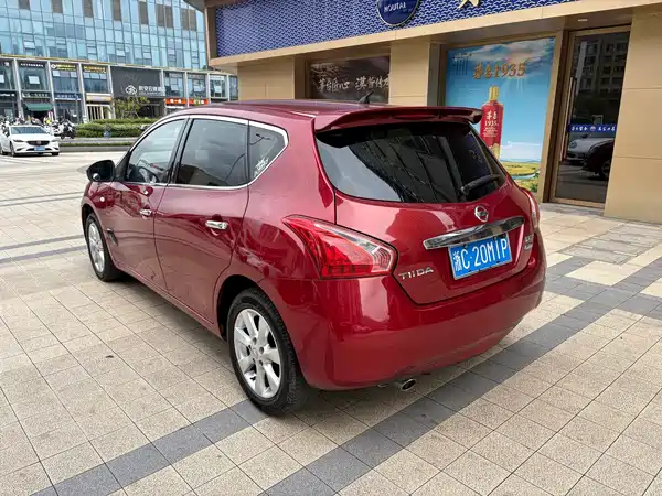 Nissan Tiida 2012