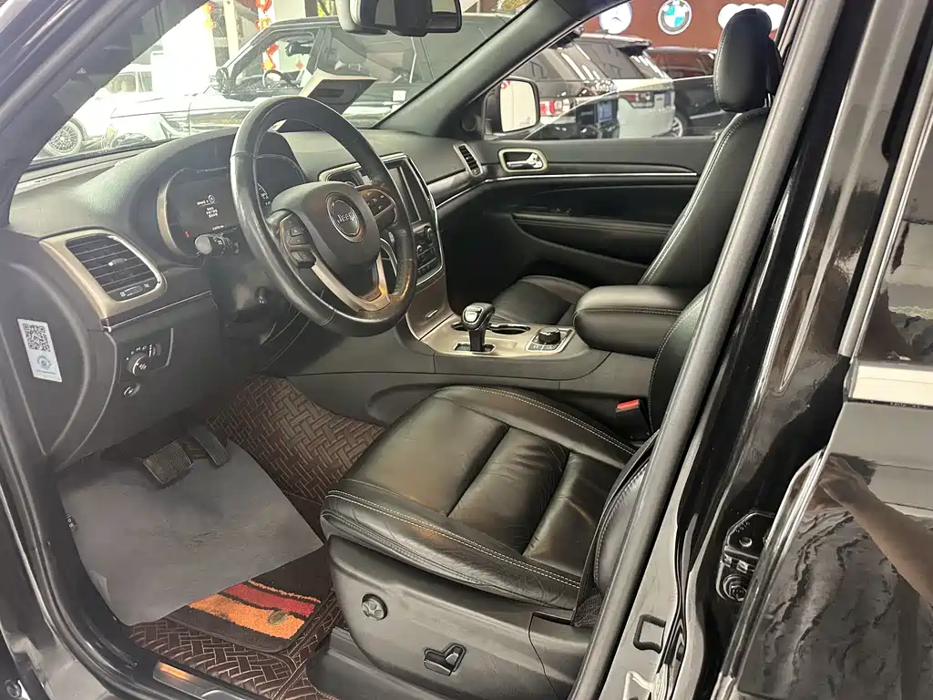 Jeep Grand Cherokee 2015 — фото 7