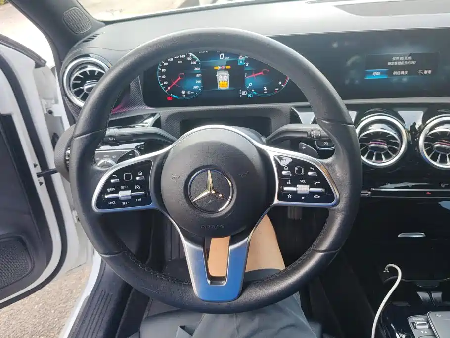 Mercedes-Benz A-Class 2023 — фото 15