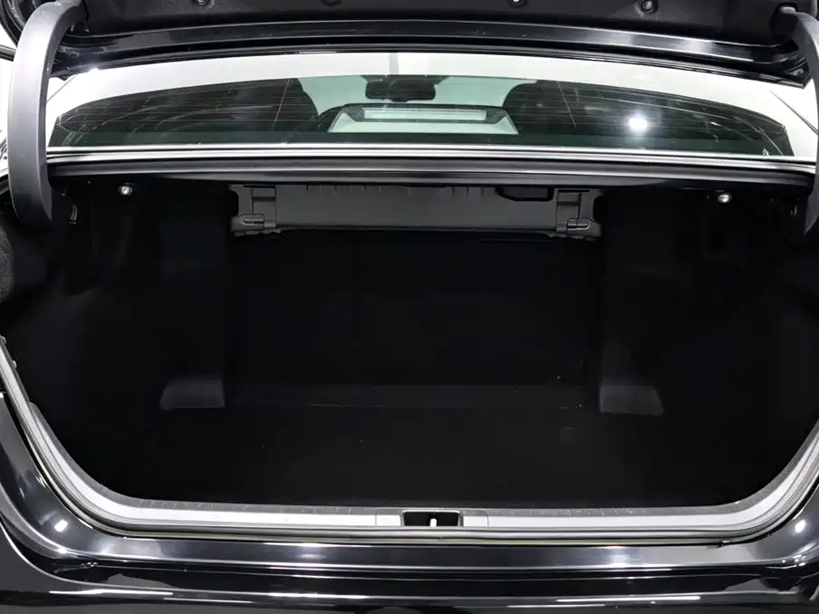 Toyota Camry 2023 — фото 19