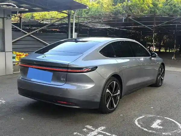 NIO ET7 2025