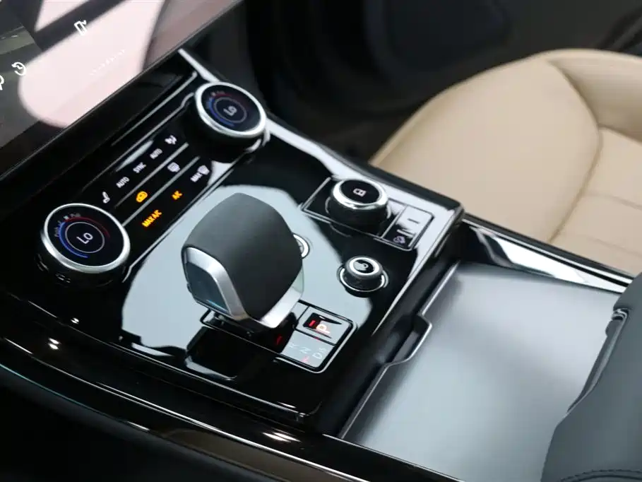 Land Rover Sport 2024 — фото 14