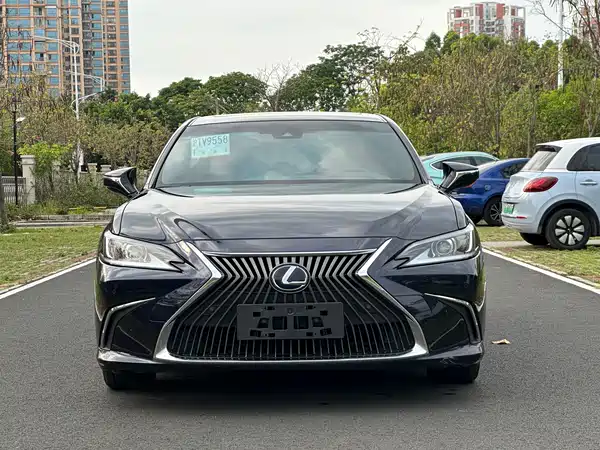 Lexus ES 2018