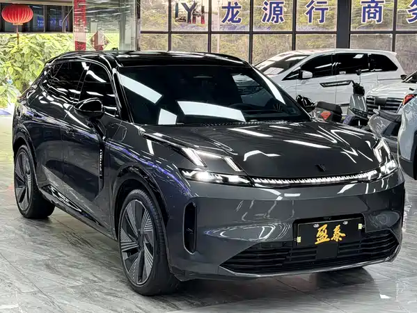 Lynk & Co 08 EM-P 2024