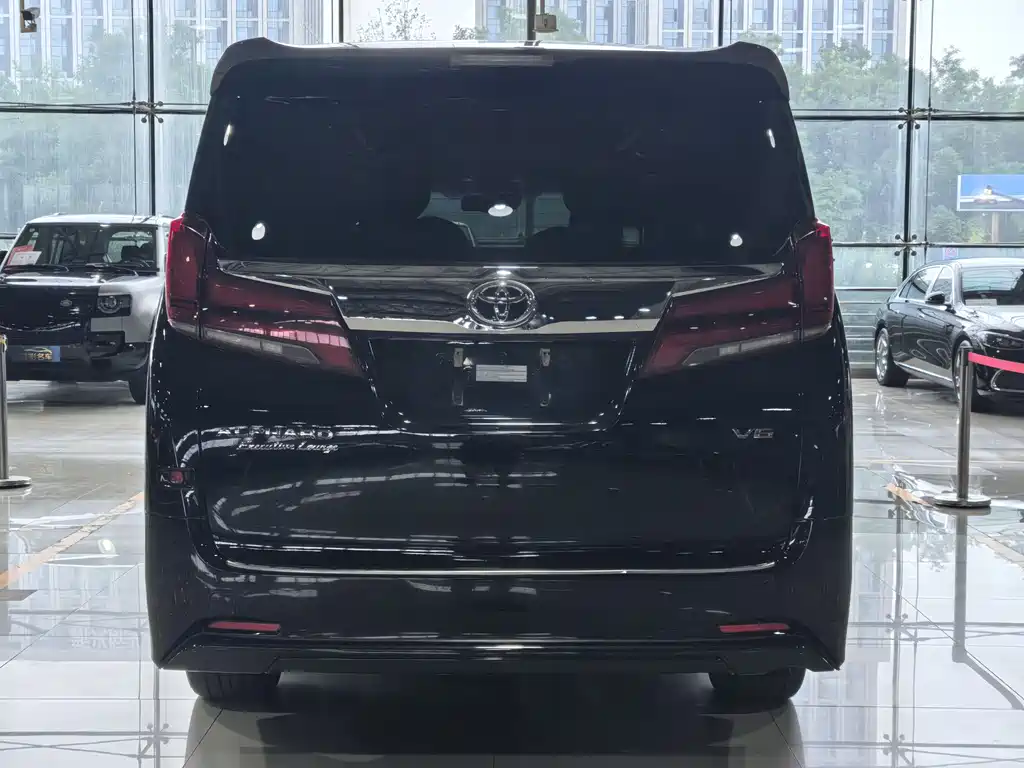 Toyota Alphard 2019 — фото 22