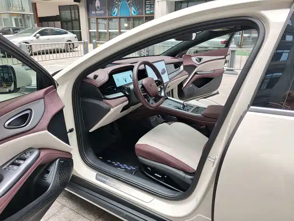 BYD Seal 07 DM-i 2024