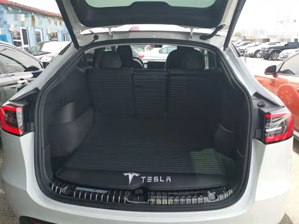Tesla Model Y 2022 — фото 19
