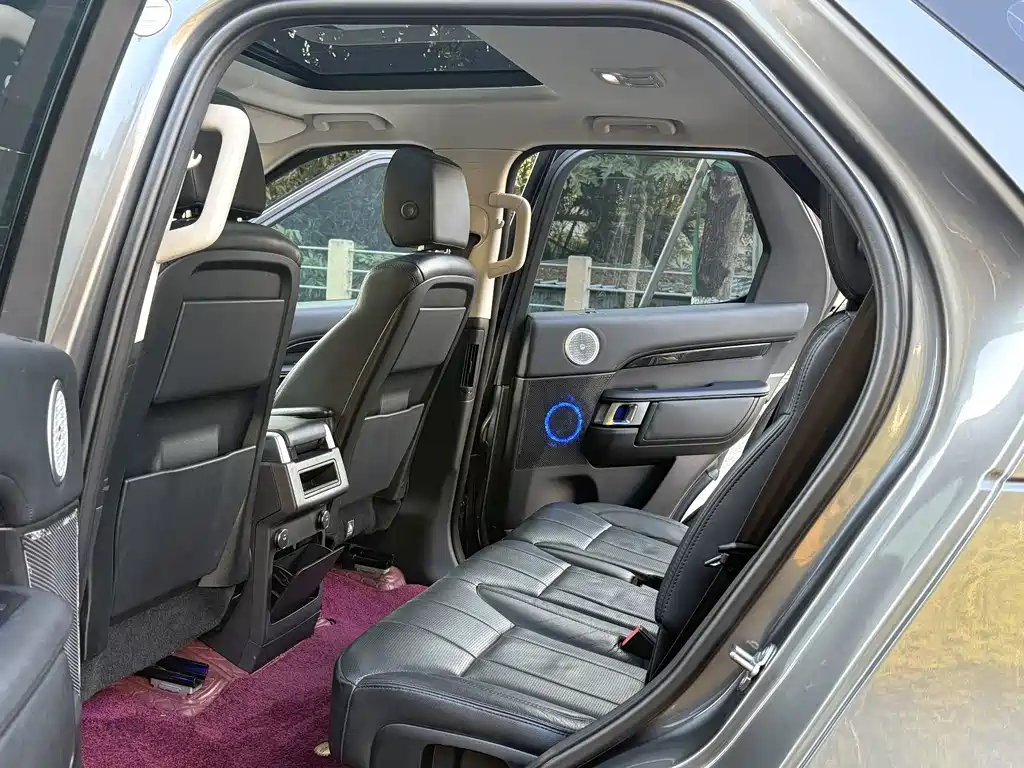 Land Rover Discovery 2018 — фото 10