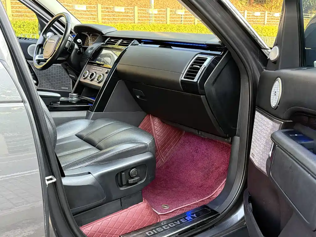 Land Rover Discovery 2018 — фото 11