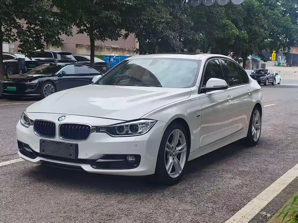 BMW 3 Series 2015 — фото 1