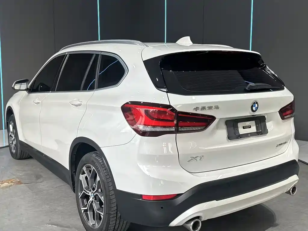 BMW X1 2021 — фото 8