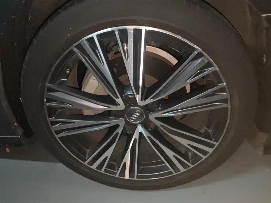 Audi A6L 2020