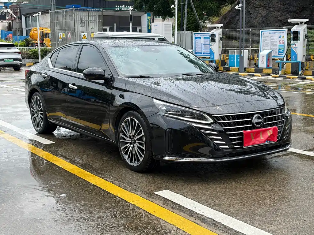 Nissan Teana 2023