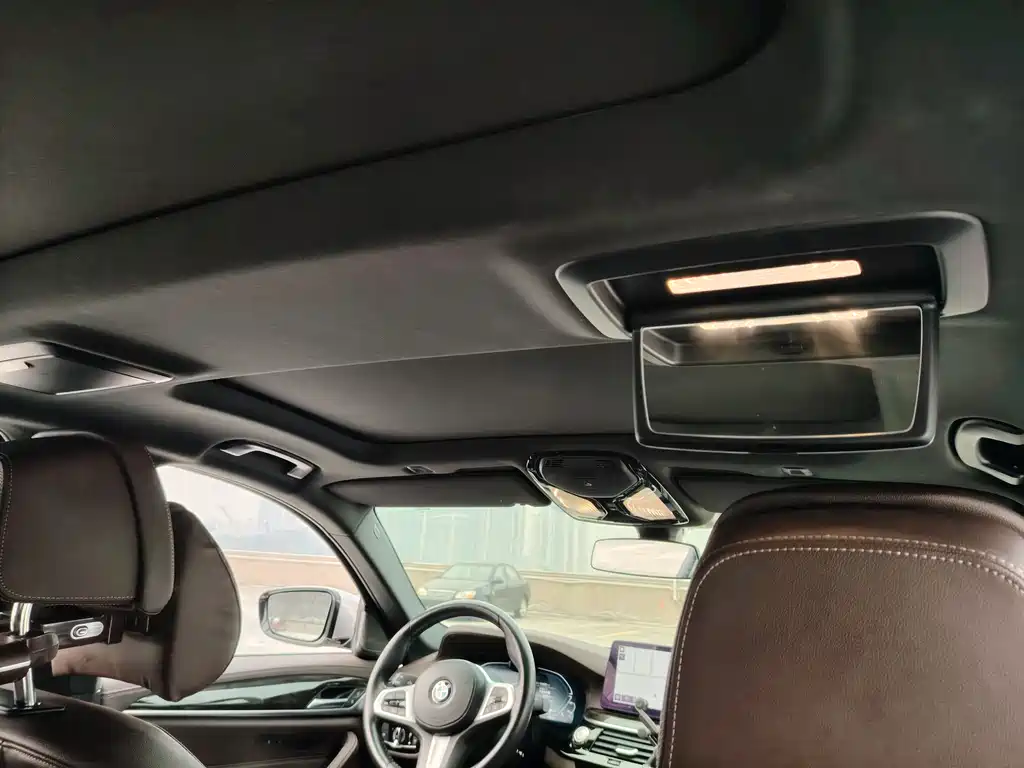 BMW 5 Series 2021 — фото 14