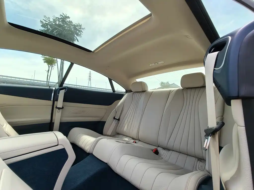 Mercedes-Benz E-Class 2023 — фото 11