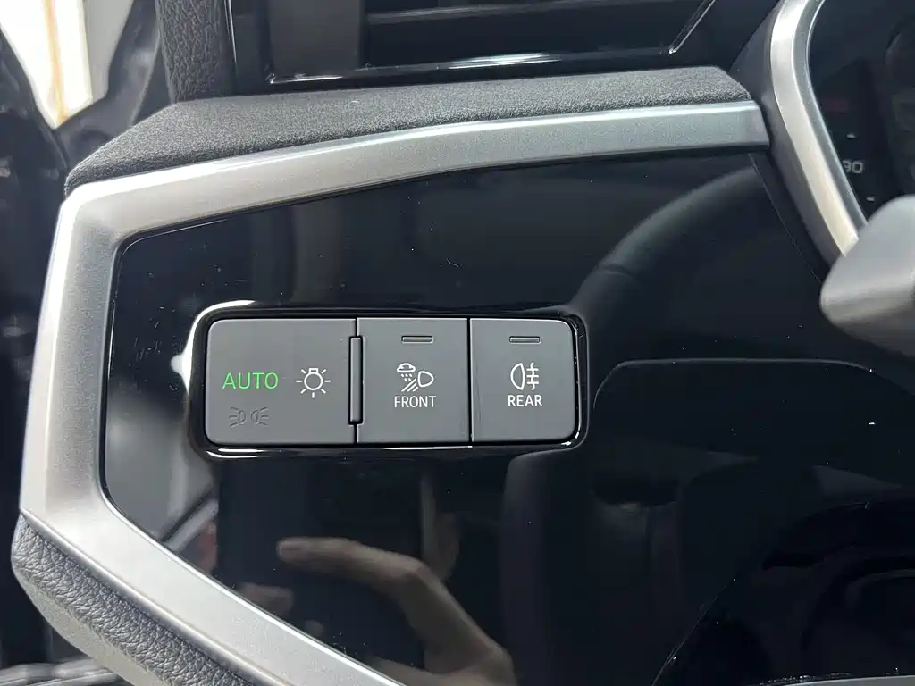 Audi Q3 2023 — фото 14