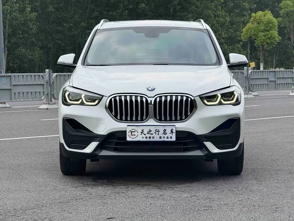 BMW X1 2021 — фото 2