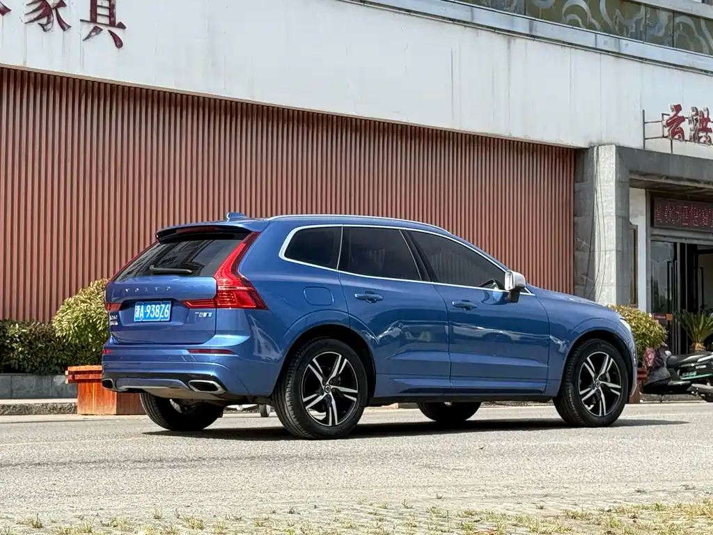 Volvo XC60 2018 — фото 7