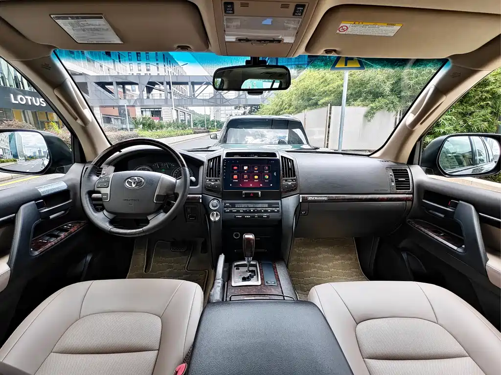 Toyota Land Cruiser 2012 — фото 19