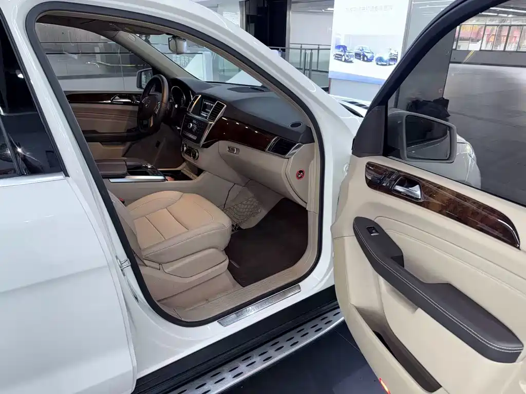 Mercedes-Benz M-Class 2013 — фото 10