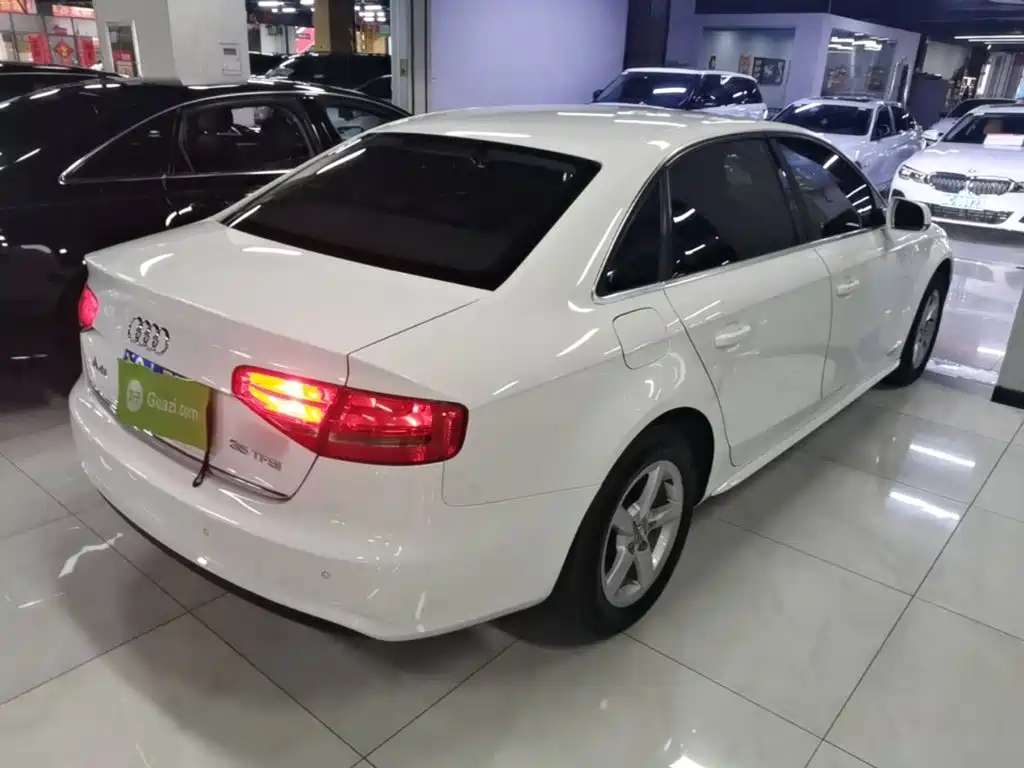 Audi A4L 2015