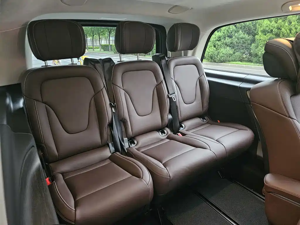 Mercedes-Benz V-Class 2025 — фото 27