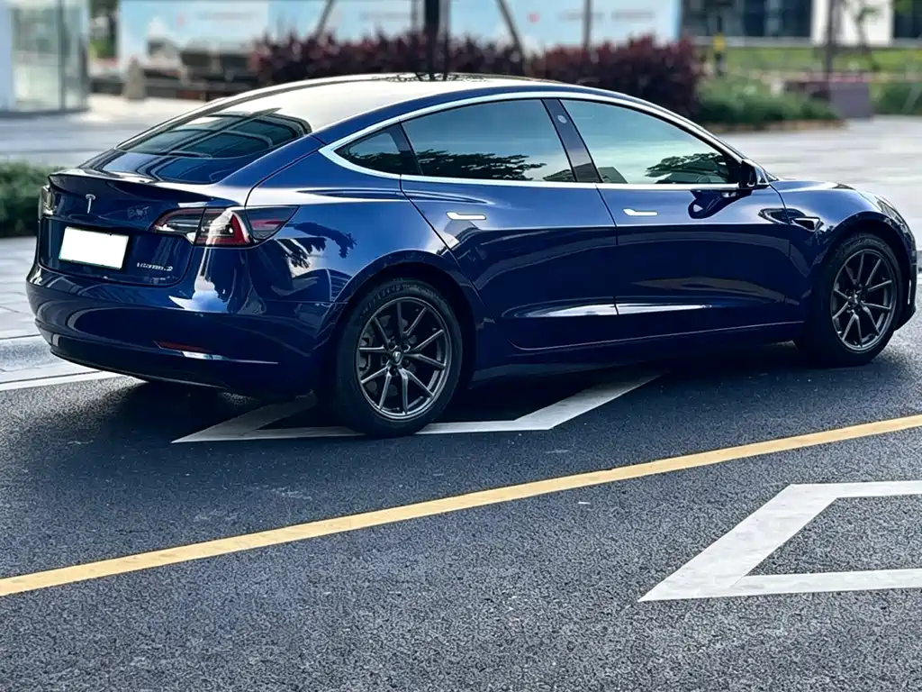 Tesla Model 3 2021 — фото 8