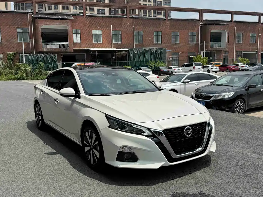 Nissan Teana 2022