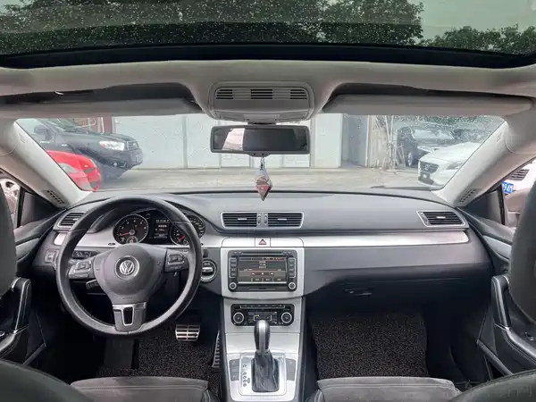 Volkswagen CC 2011