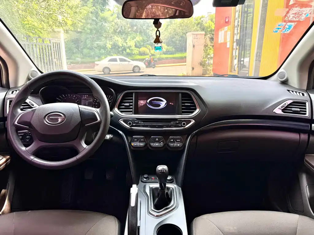 GAC Trumpchi GS4 2017 — фото 13