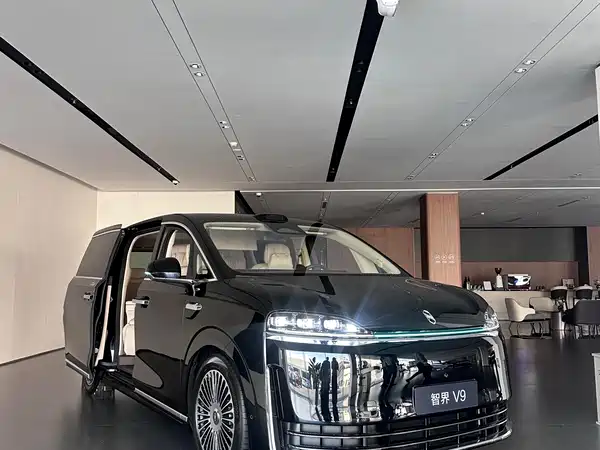 Luxeed V9 2026