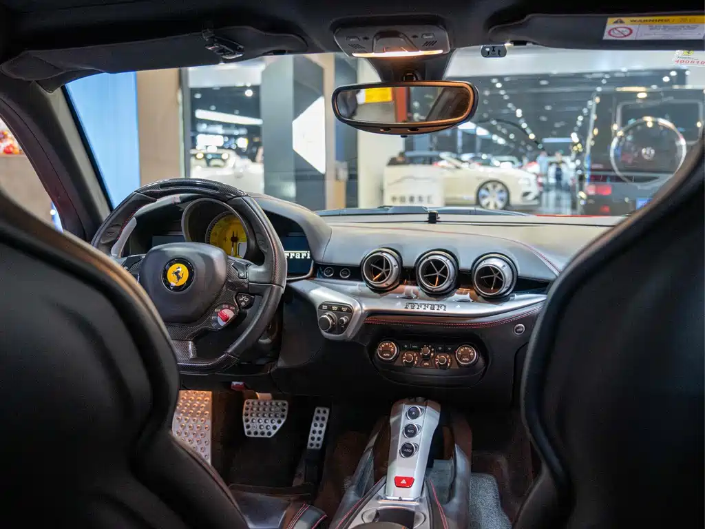 Ferrari F12berlinetta 2017 — фото 14