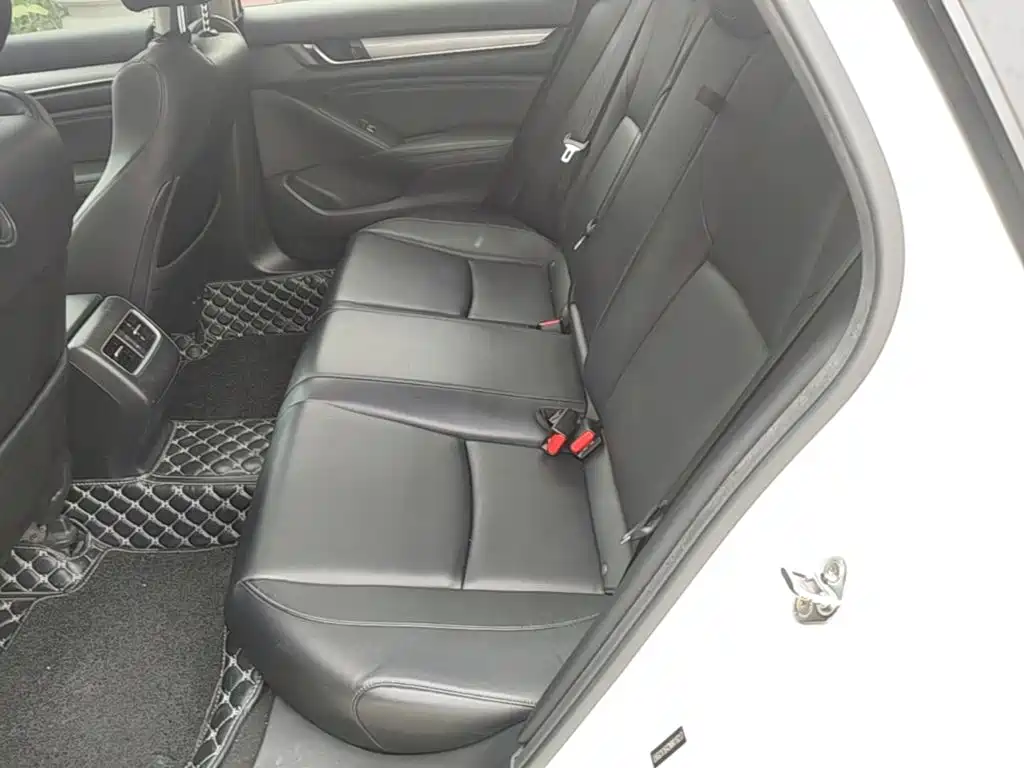 Honda Accord 2020 — фото 17