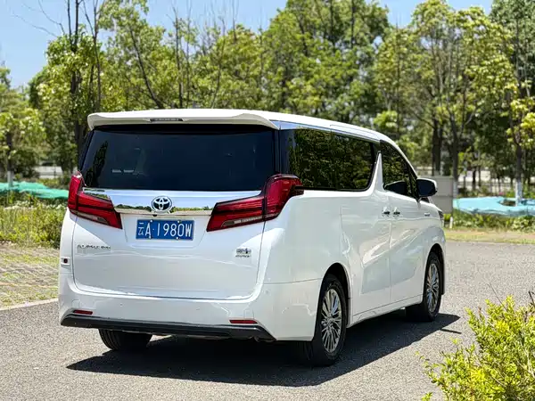 Toyota Alphard 2021