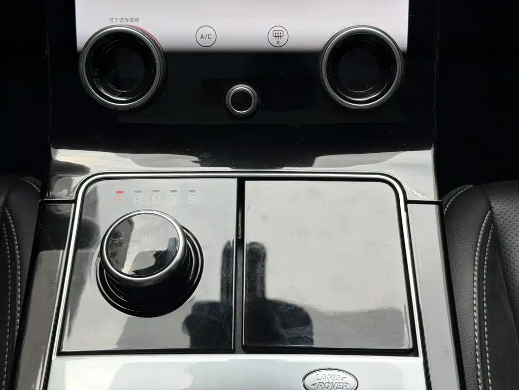 Land Rover Range Rover Velar 2019 — фото 11