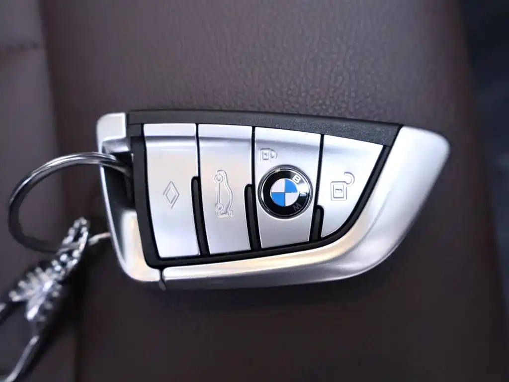 BMW 5 Series 2020 — фото 24