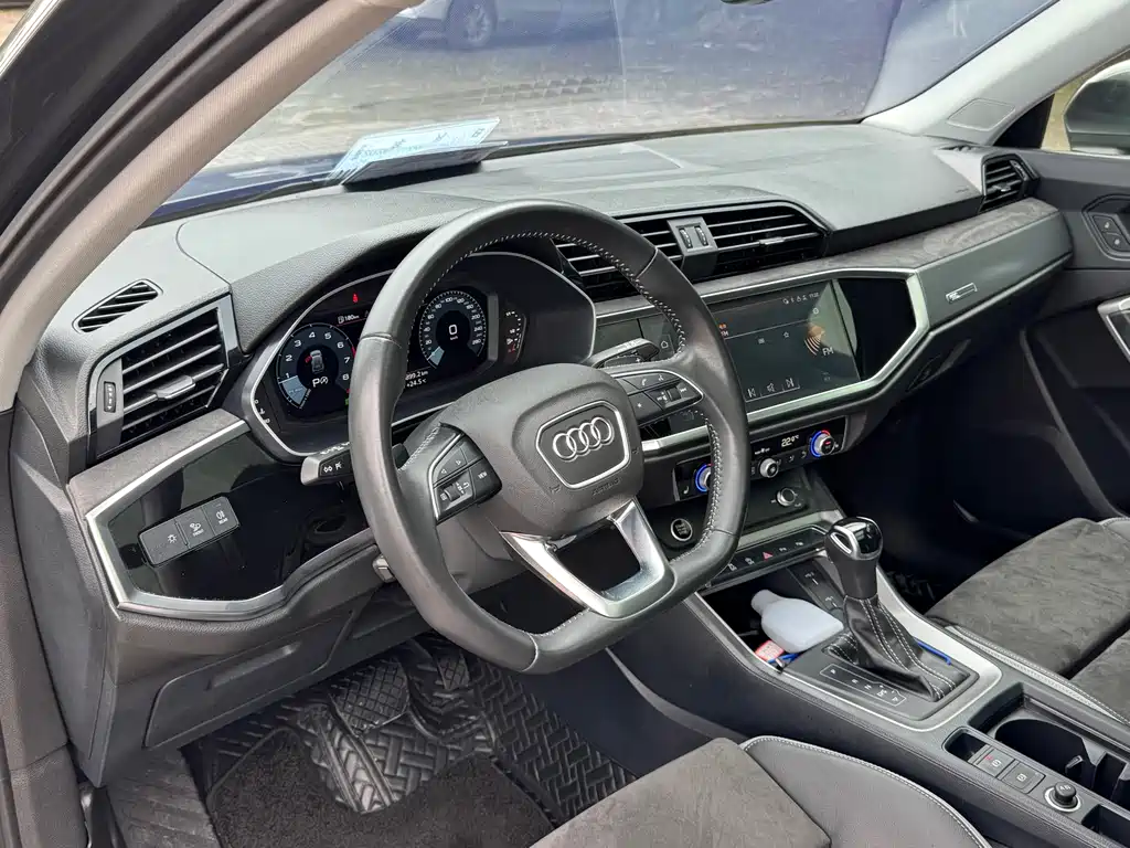 Audi Q3 2021 — фото 19