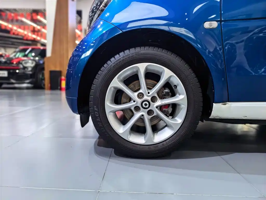 smart Fortwo 2018 — фото 18
