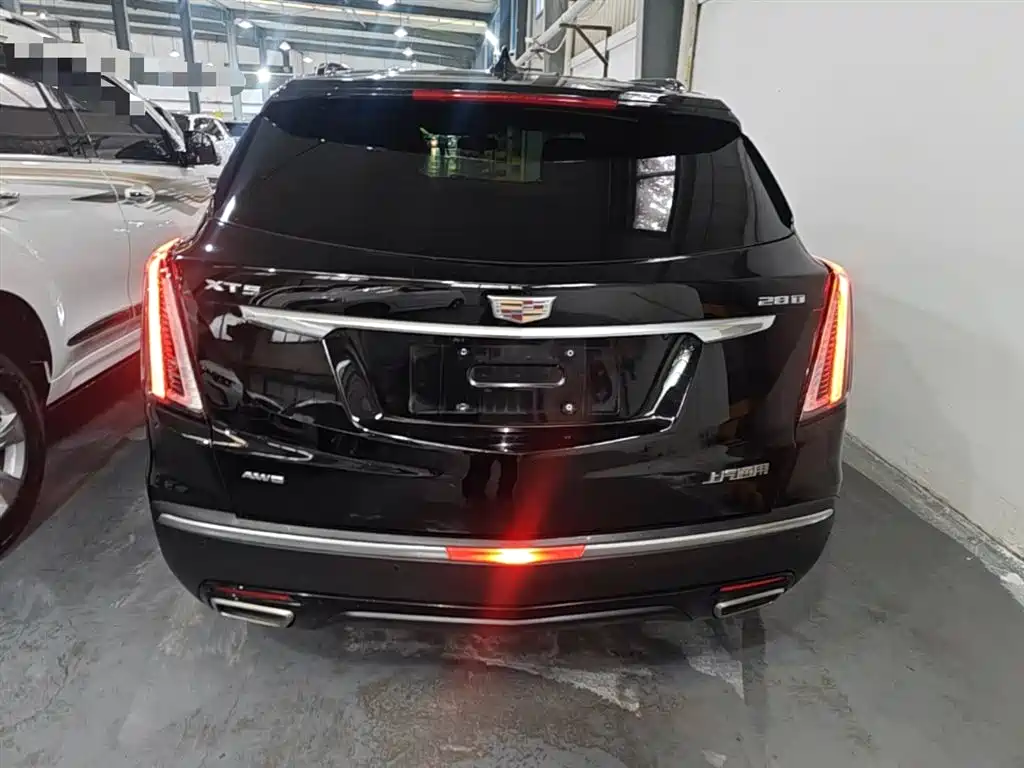 Cadillac XT5 2023 — фото 6