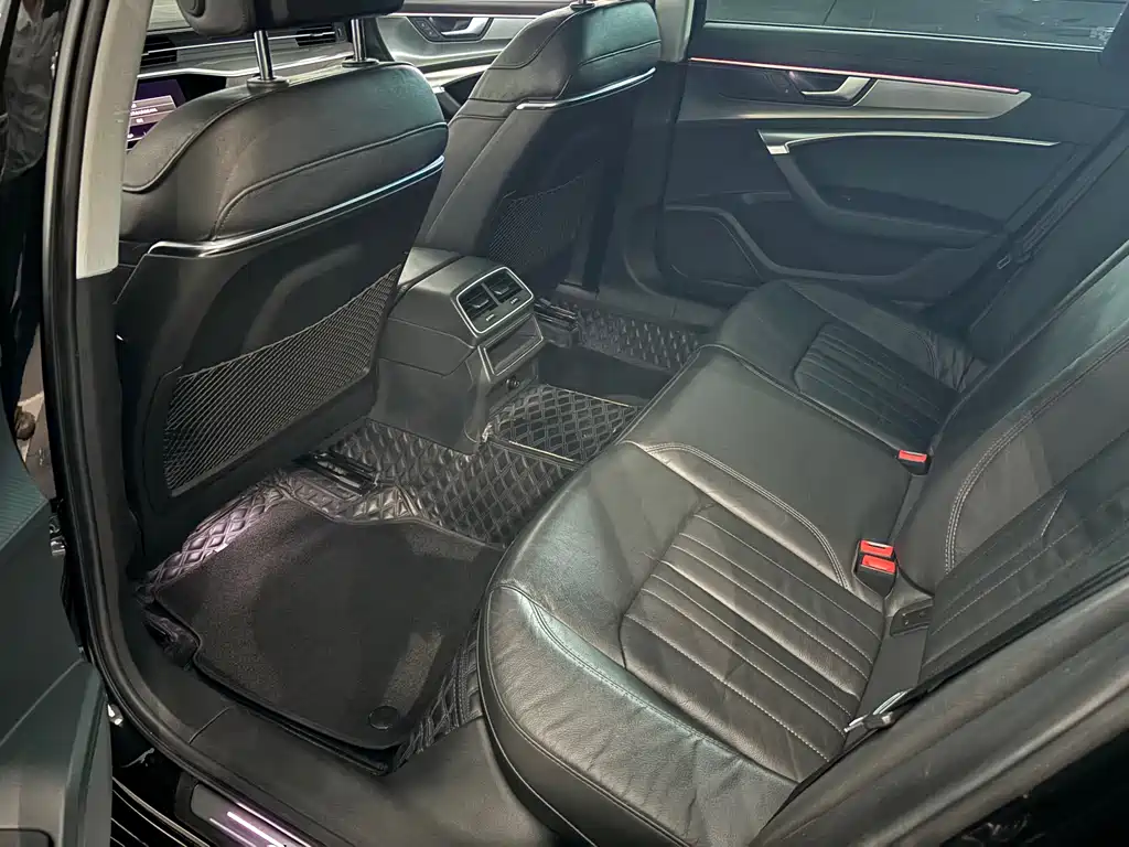 Audi A6L 2022